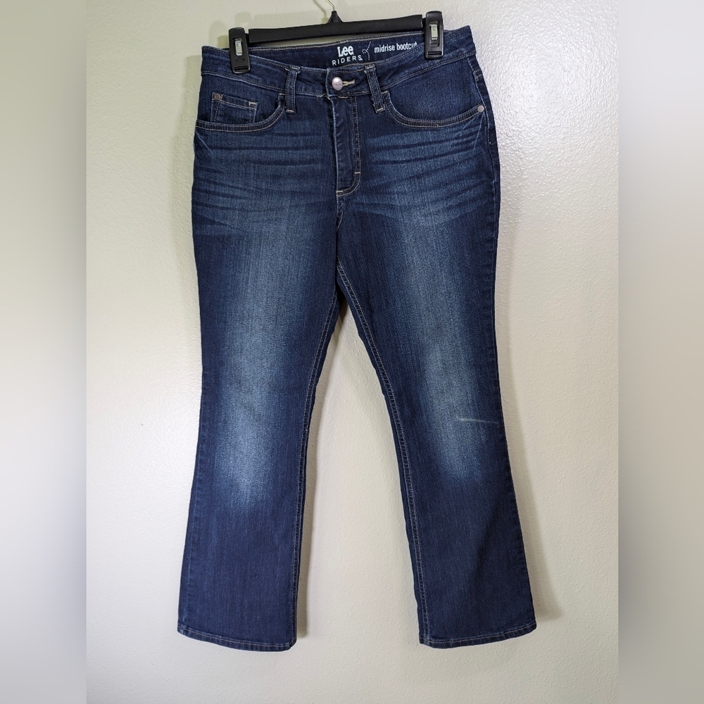 Lee Riders mid rise boot cut women's jeans size 8 petite